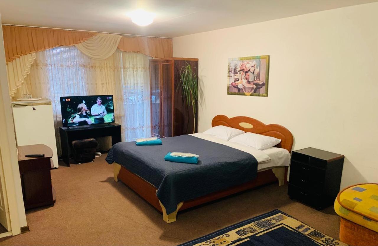 Mini Hotel Vesna Dnjepropetovsk Buitenkant foto