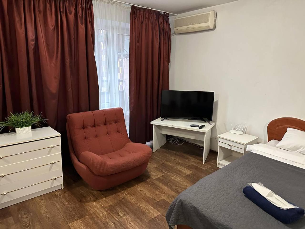 Mini Hotel Vesna Dnjepropetovsk Buitenkant foto