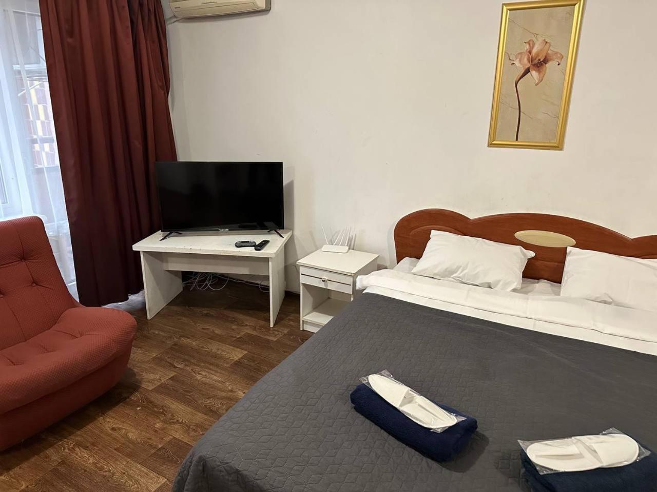 Mini Hotel Vesna Dnjepropetovsk Buitenkant foto