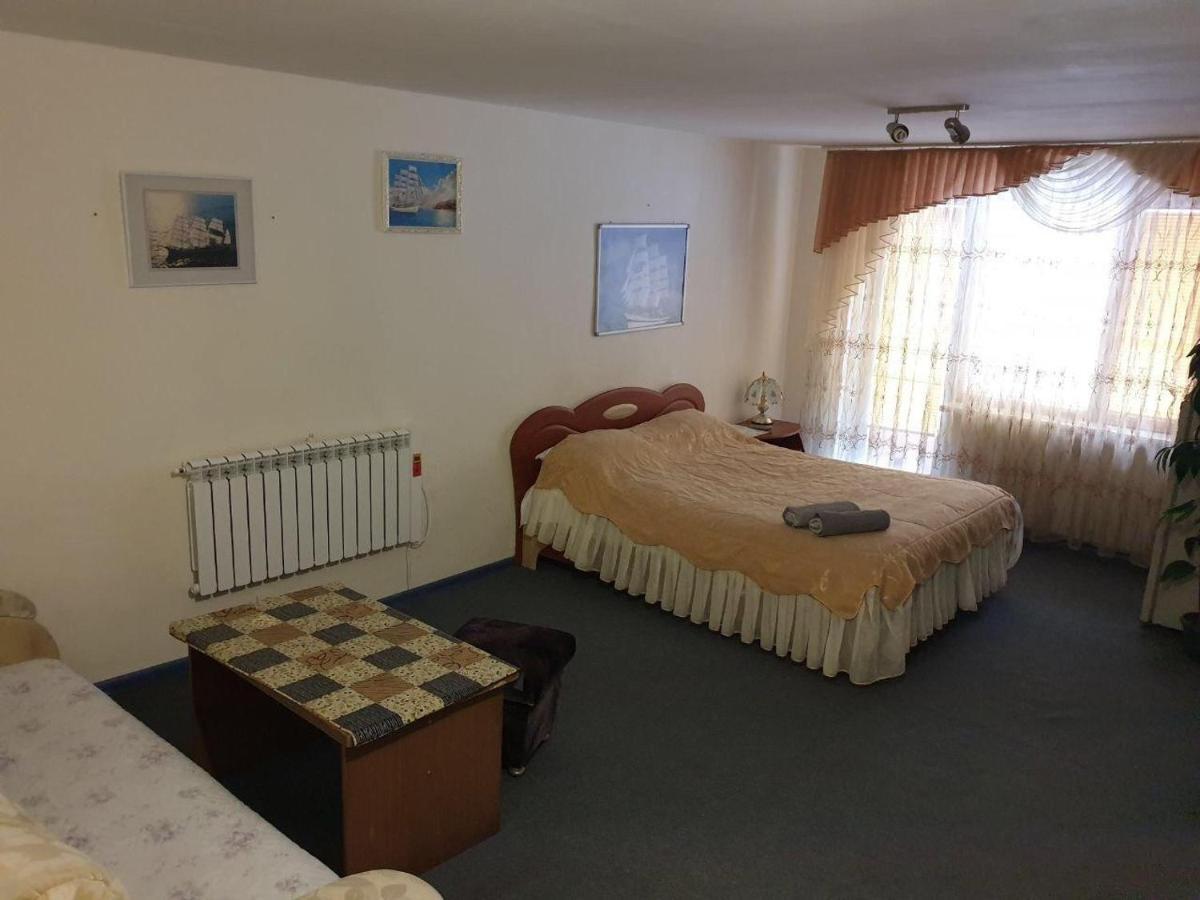 Mini Hotel Vesna Dnjepropetovsk Buitenkant foto