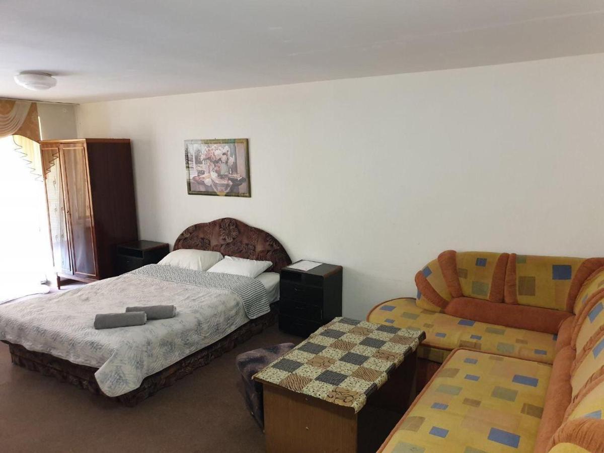 Mini Hotel Vesna Dnjepropetovsk Buitenkant foto
